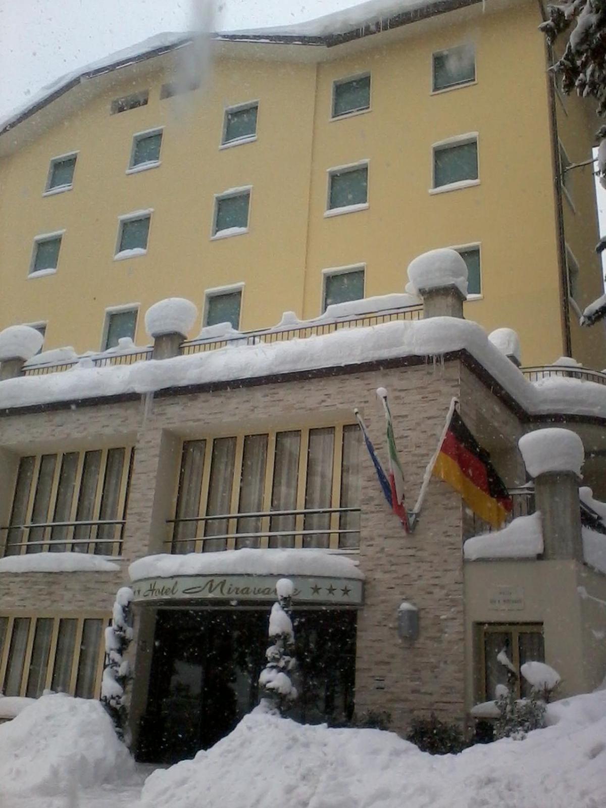 Hotel Miravalle 2000 Лиццано-ин-Бельведере Экстерьер фото