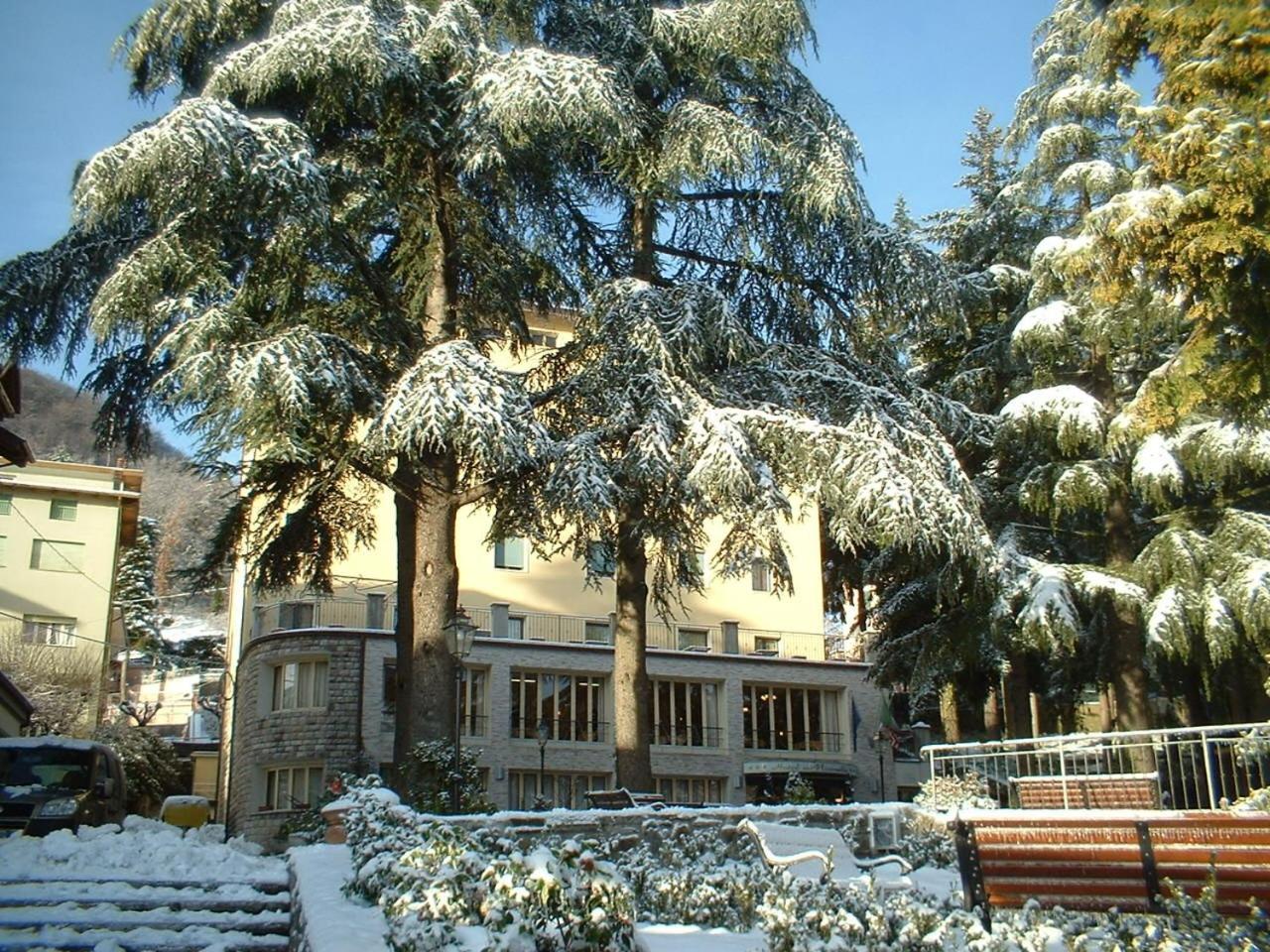 Hotel Miravalle 2000 Лиццано-ин-Бельведере Экстерьер фото