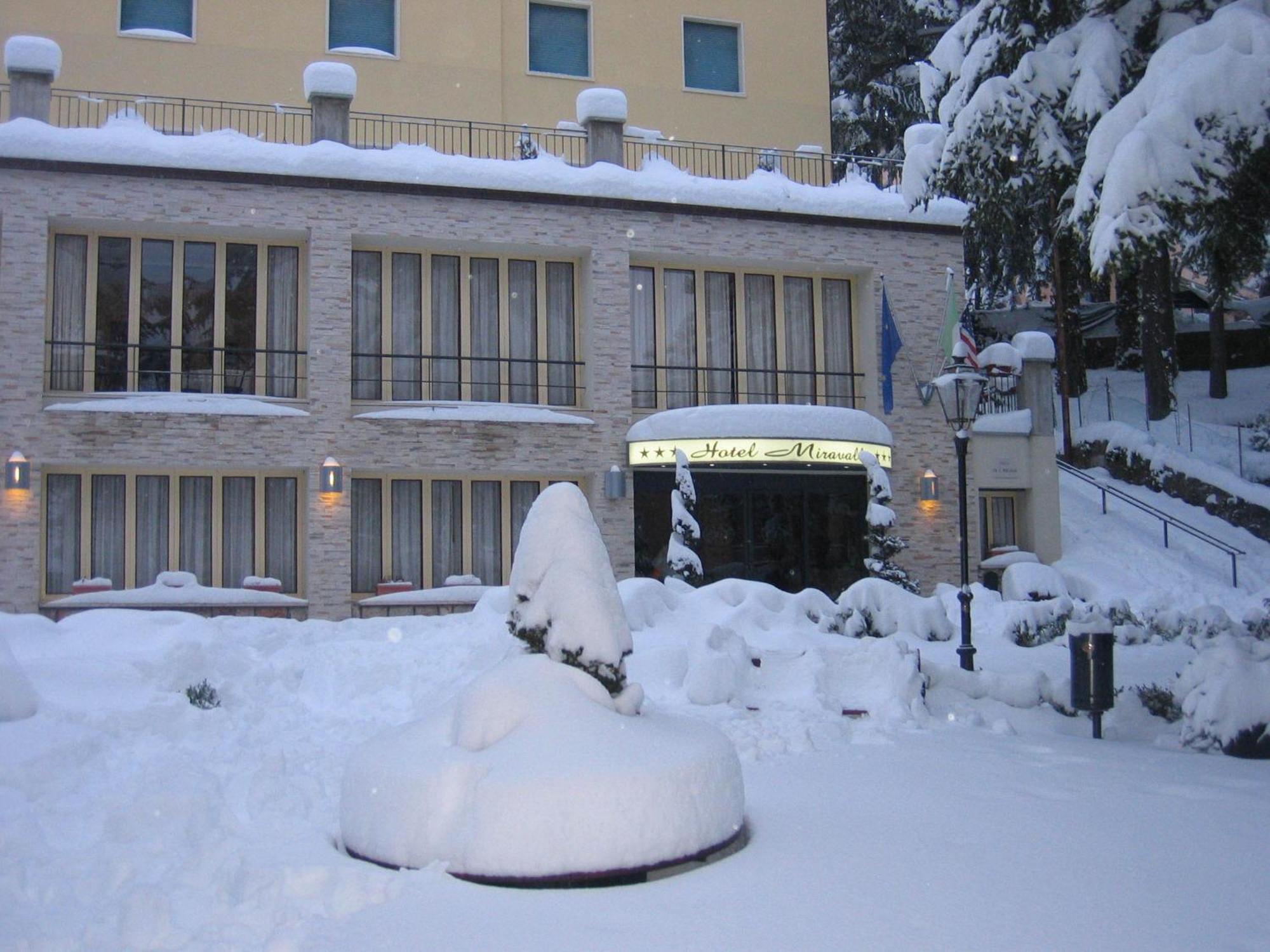 Hotel Miravalle 2000 Лиццано-ин-Бельведере Экстерьер фото