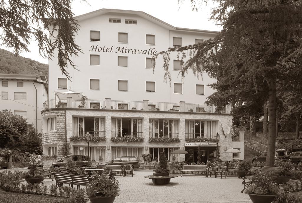 Hotel Miravalle 2000 Лиццано-ин-Бельведере Экстерьер фото
